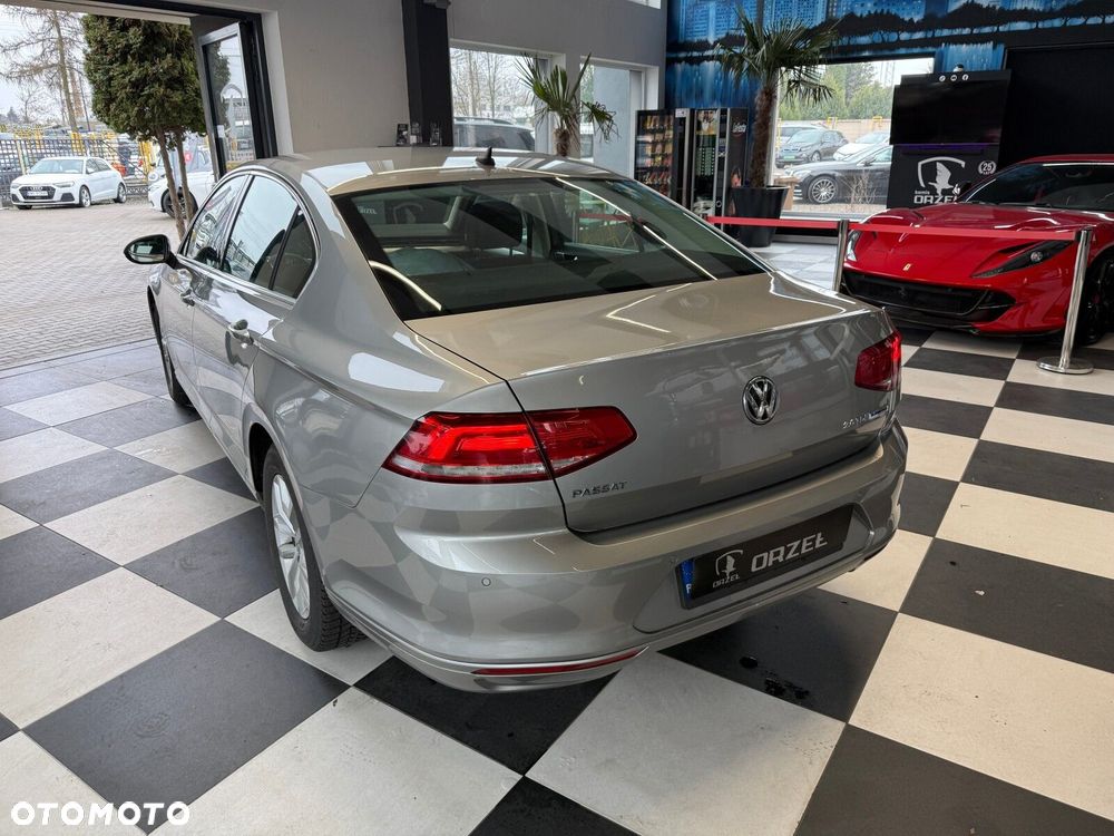 Volkswagen Passat - 6