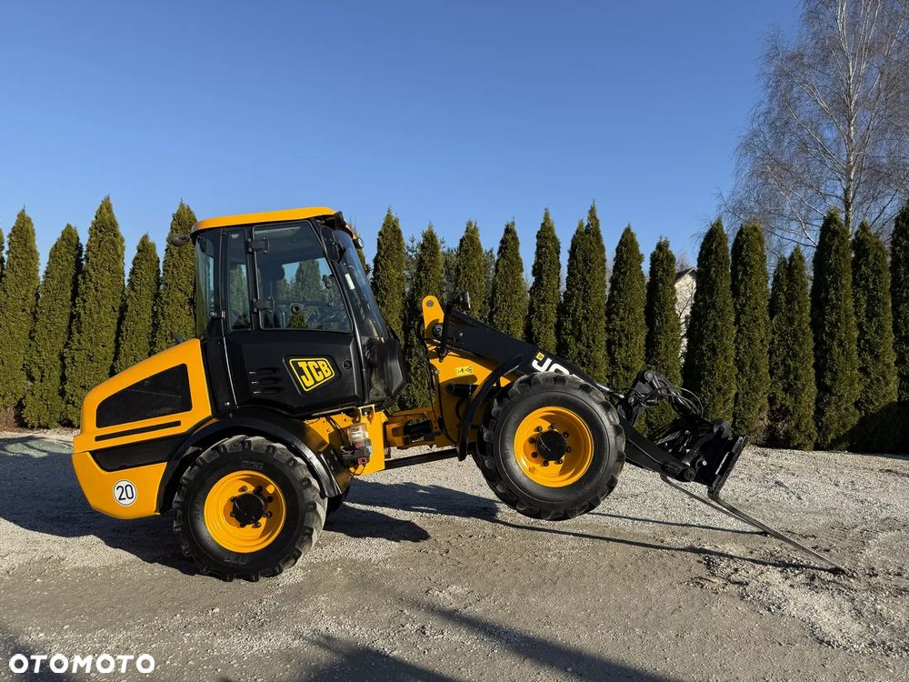 JCB 409 AGRI / ORYGINAŁ / SILNA / ŁADNIE UTRZYMANA  / BEZ DPF I ADBLUE / ZADBANA / SPROWADZONA Z NIEMIEC / 407 408 406 60 70 M 506 509 - 40