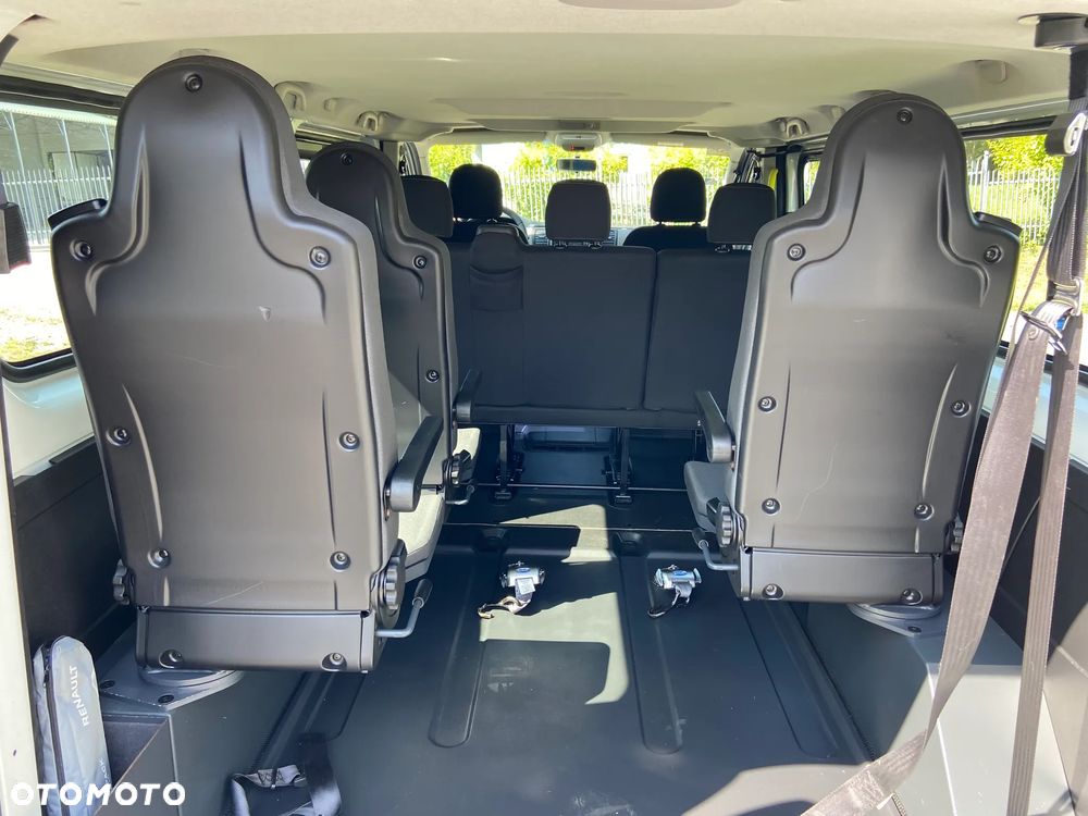 Renault Trafic - 16