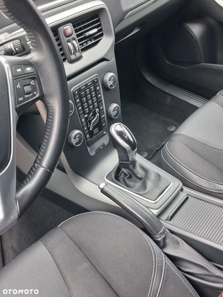 Volvo V40 D3 Drive-E Momentum - 10