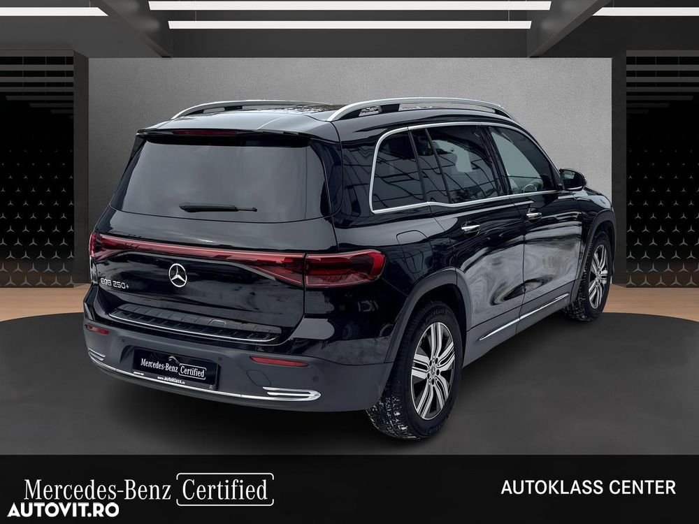 Mercedes-Benz EQB 250+ - 6