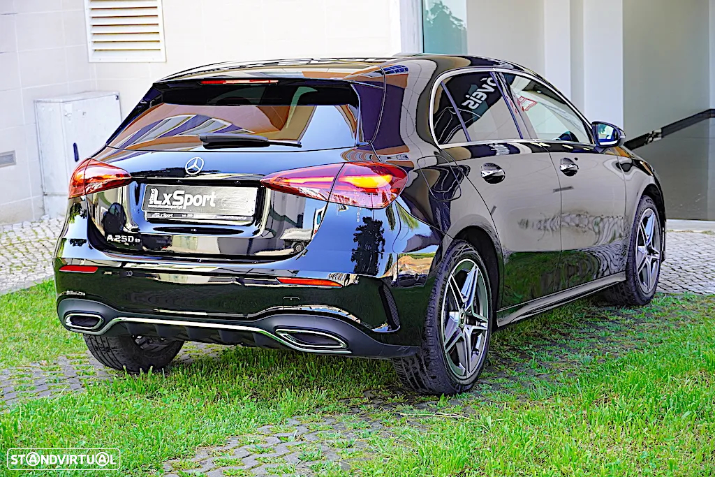 Mercedes-Benz A 250 e AMG Line - 10