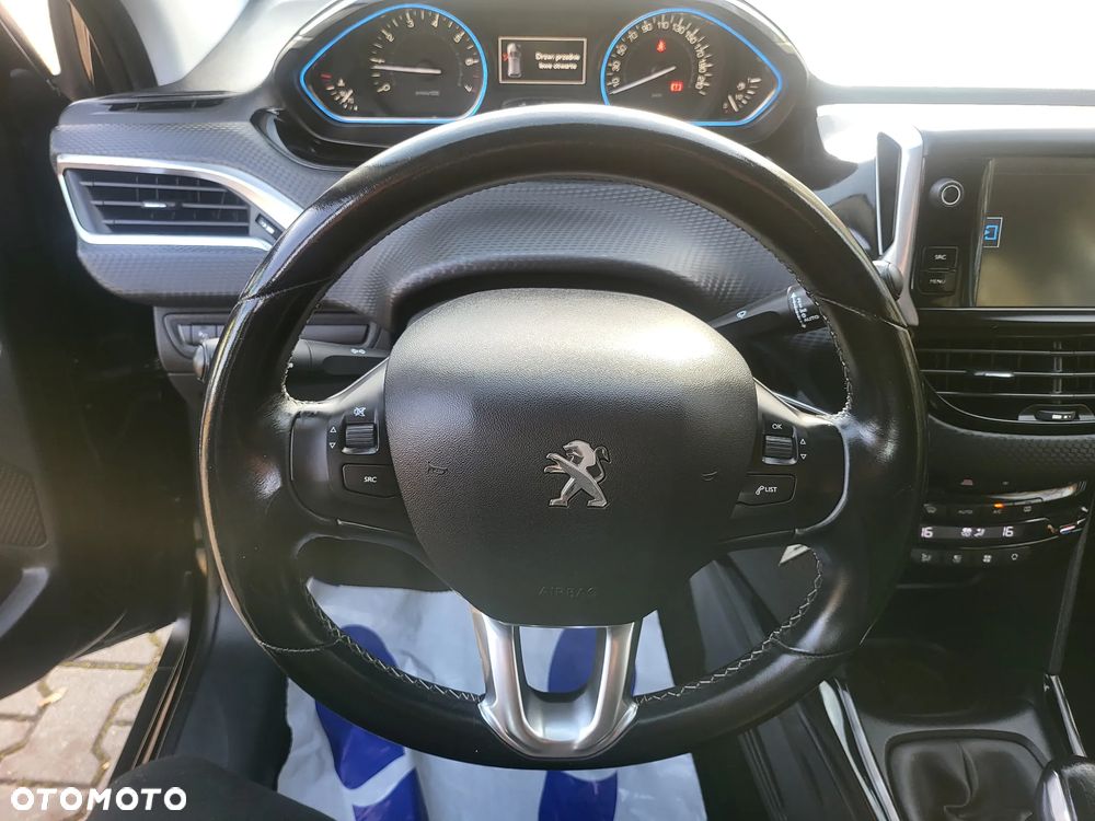 Peugeot 2008 1.2 Pure Tech Allure S&S - 27