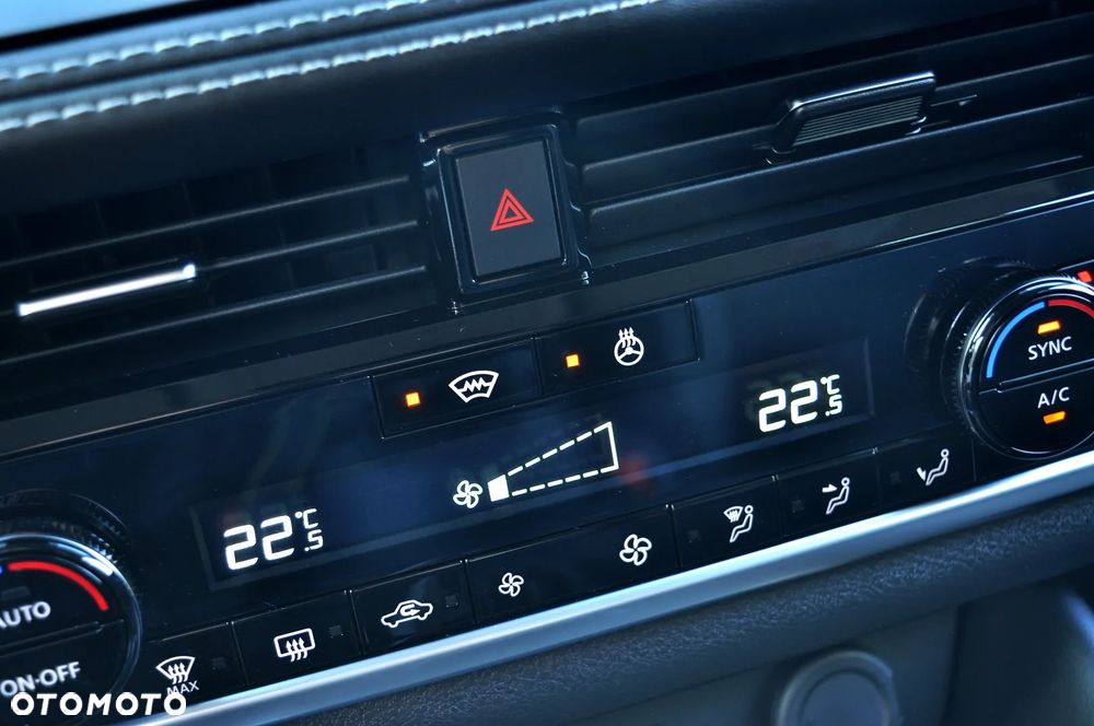 Nissan Qashqai 1.3 DIG-T N-Connecta DCT - 36