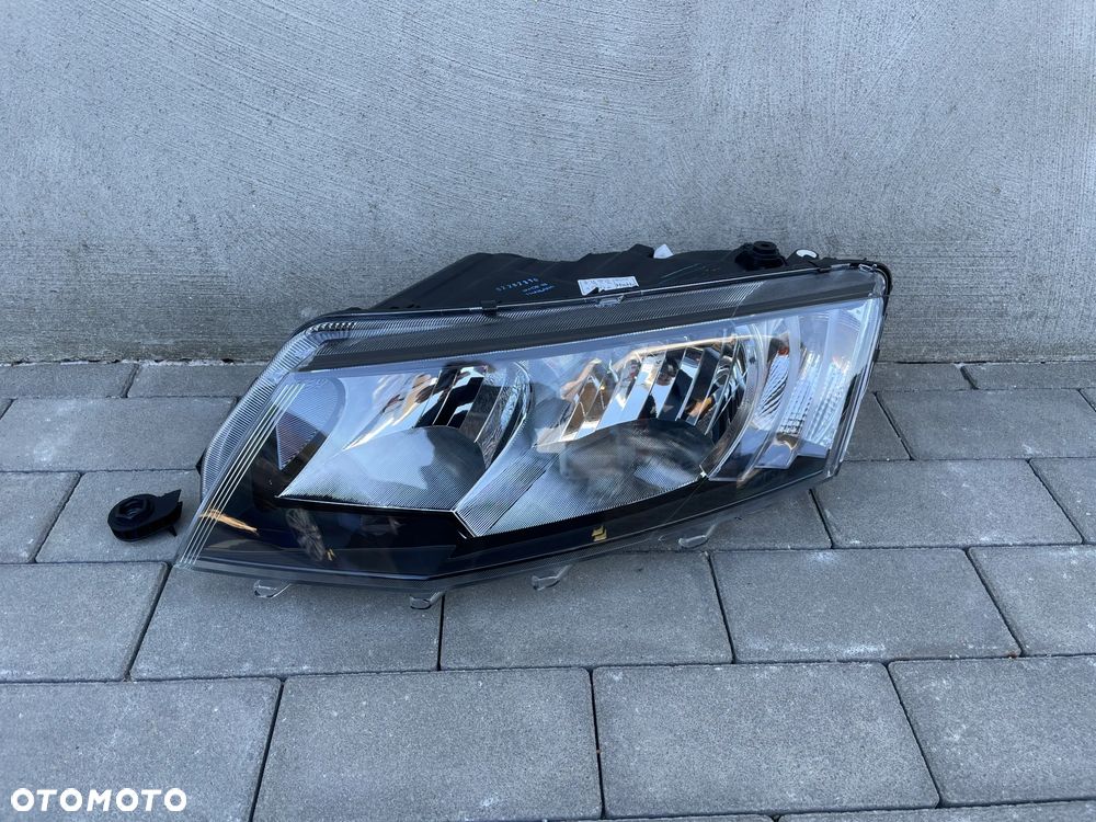 LAMPA PRZEDNIA LEWA SKODA OCTAVIA III  2012-2017 - NOWA - 1