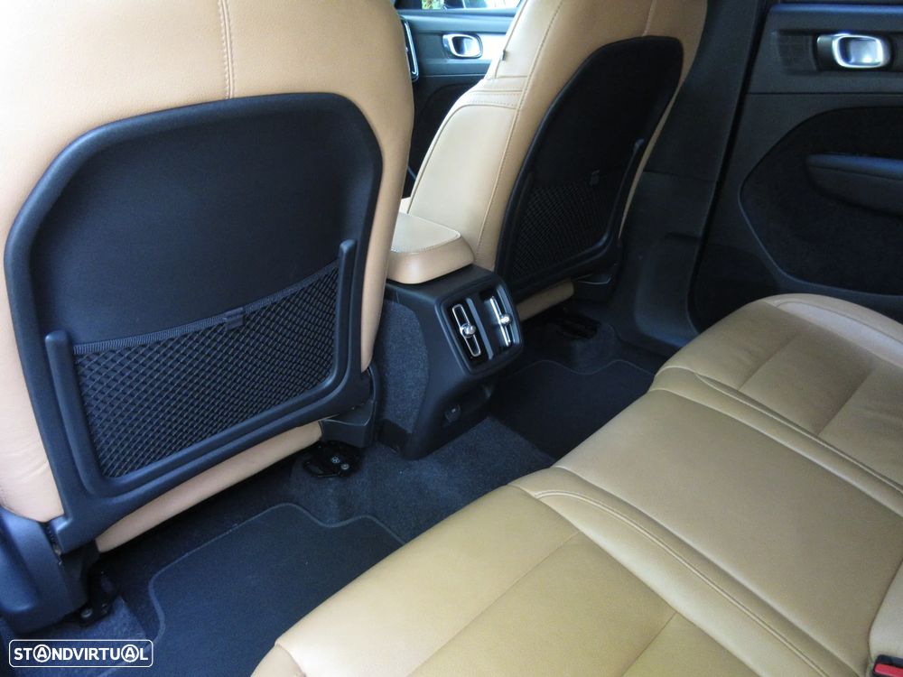 Volvo XC 40 2.0 D3 Momentum Plus Geartronic - 36