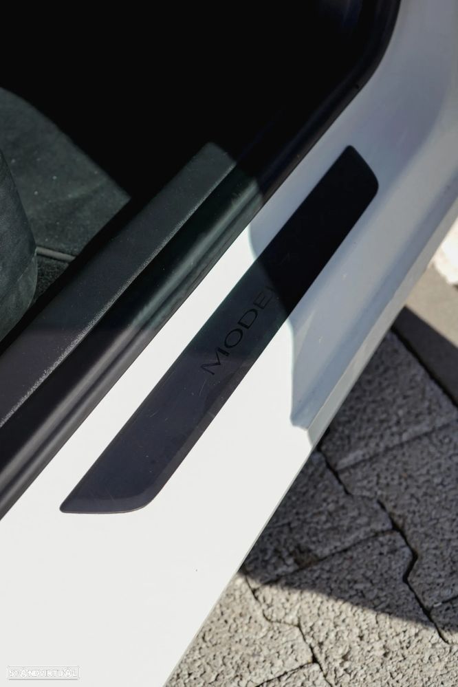 Tesla Model 3 Standard Range Plus RWD - 24