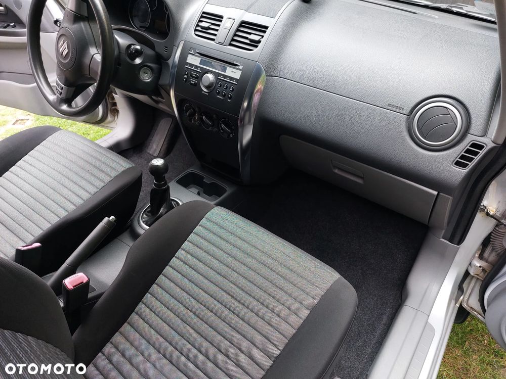 Suzuki SX4 1.6 Comfort - 14