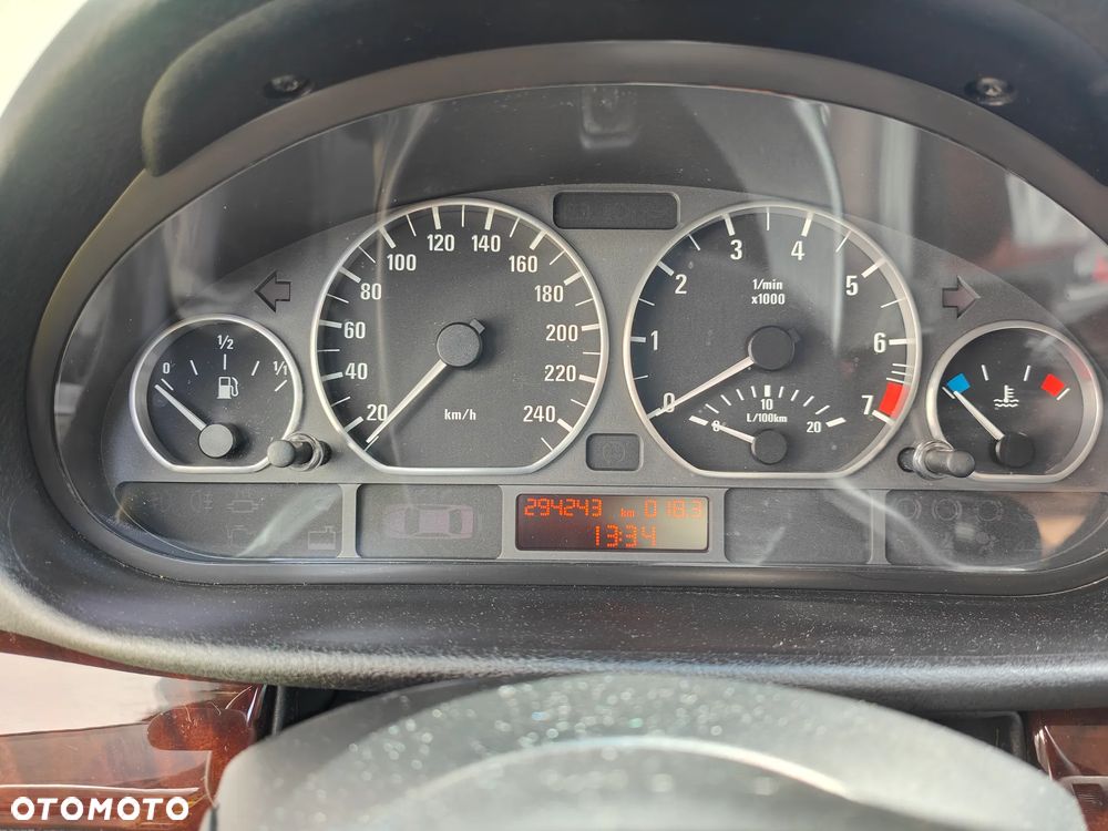 BMW Seria 3 320i - 15