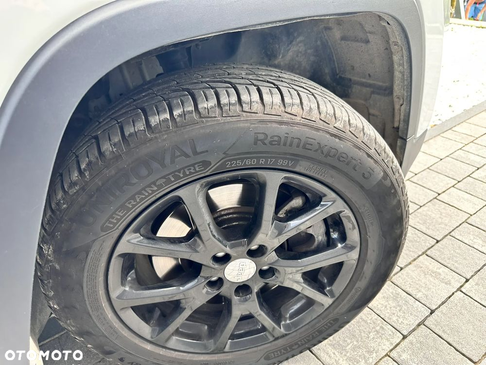 Jeep Cherokee - 18