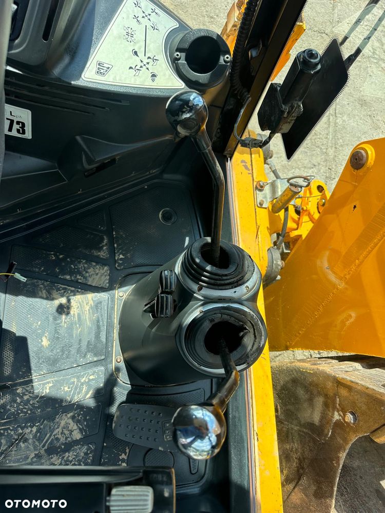 JCB Koparko Ładowarka JCB 3CX 4x4x4 3 Łyżki Wszystkie Koła Równe Skrętne - 16