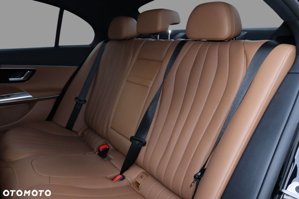 Mercedes-Benz Klasa E - 16