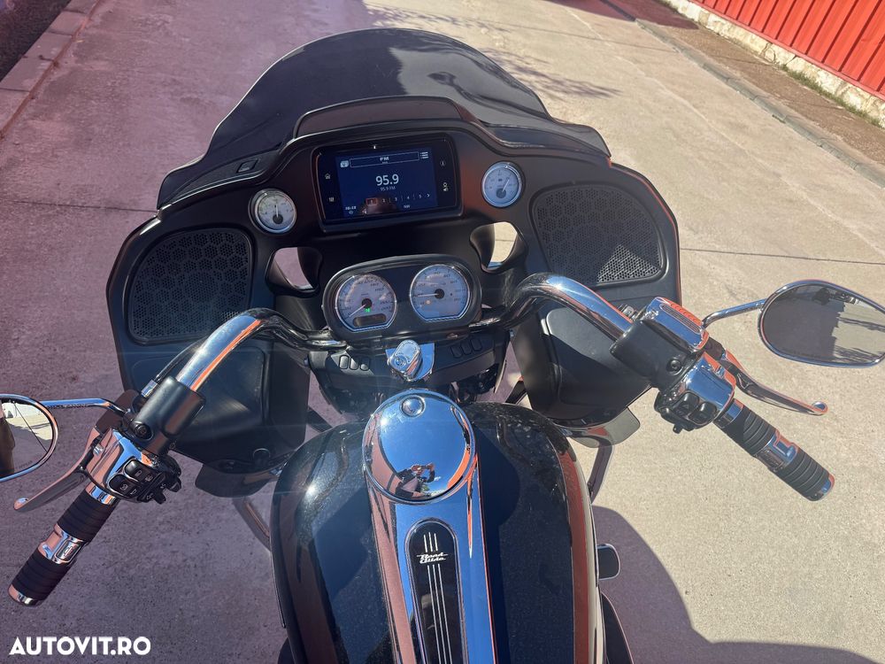 Harley-Davidson CVO Road Glide Limited - 8