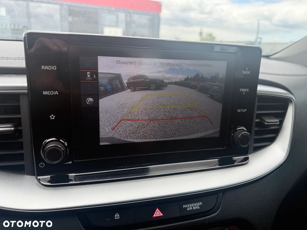 Kia Ceed 1.5 T-GDI M DCT - 11