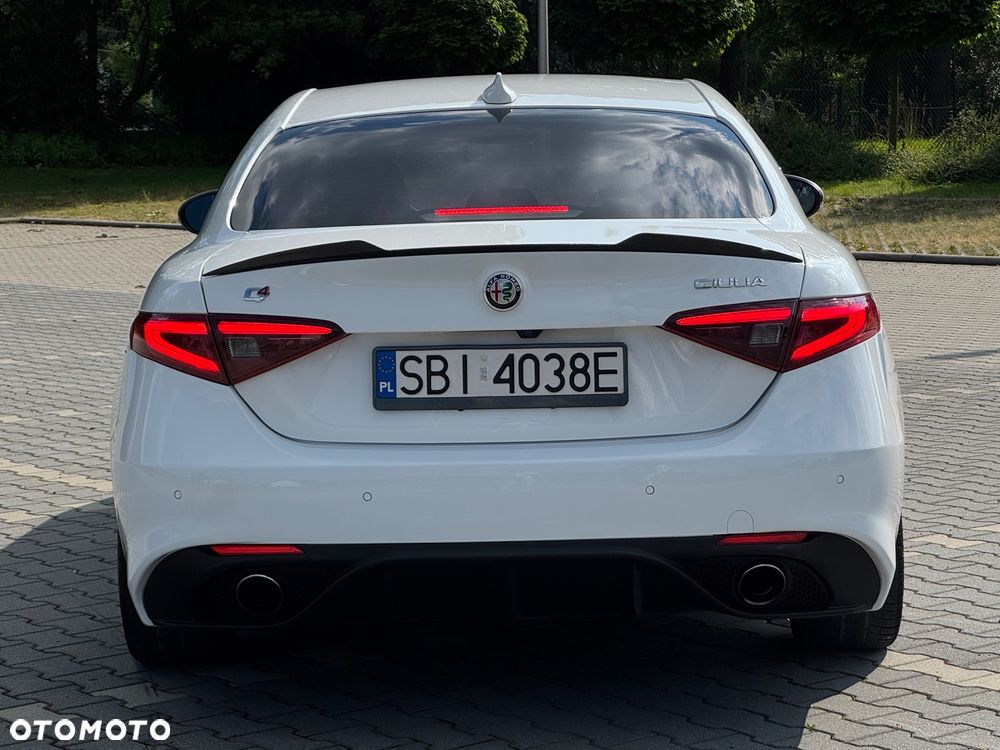 Alfa Romeo Giulia 2.0 Turbo Veloce TI Q4 - 10