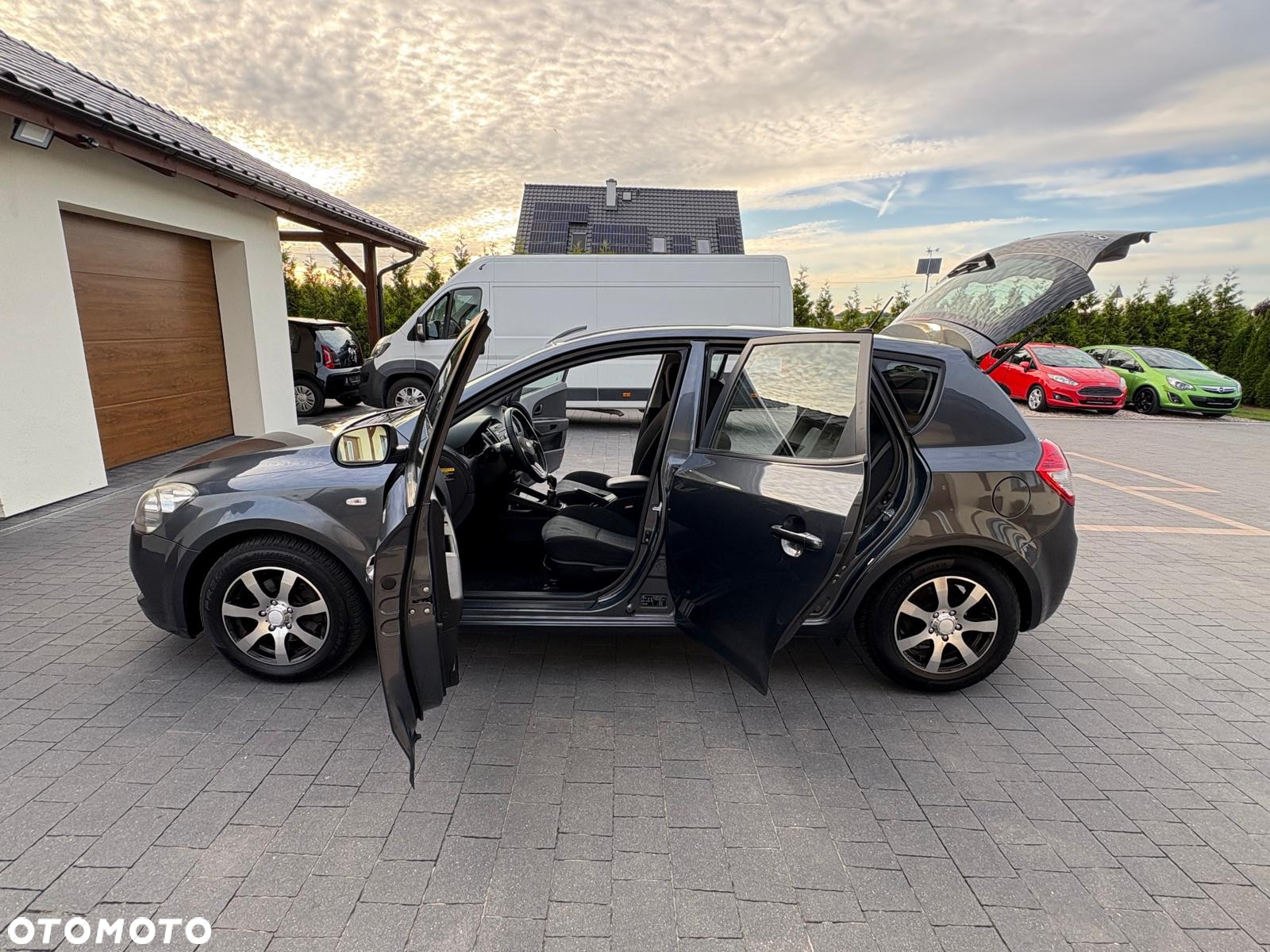 Kia Ceed 1.6 CVVT ISG Spirit - 16