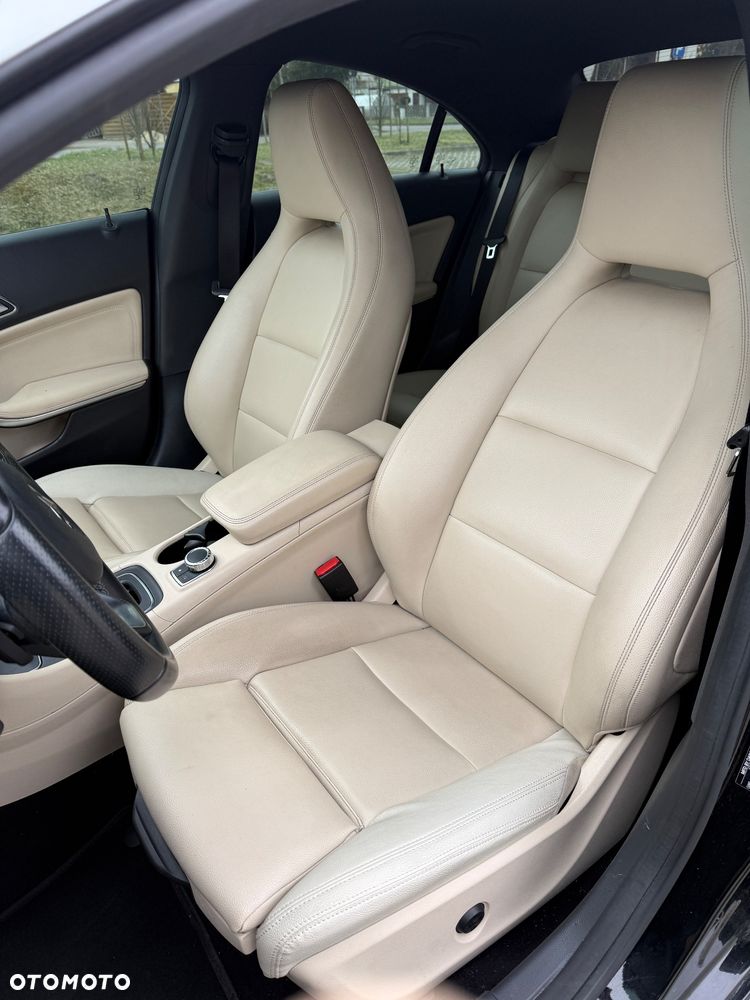 Mercedes-Benz CLA 250 7G-DCT Sport - 10