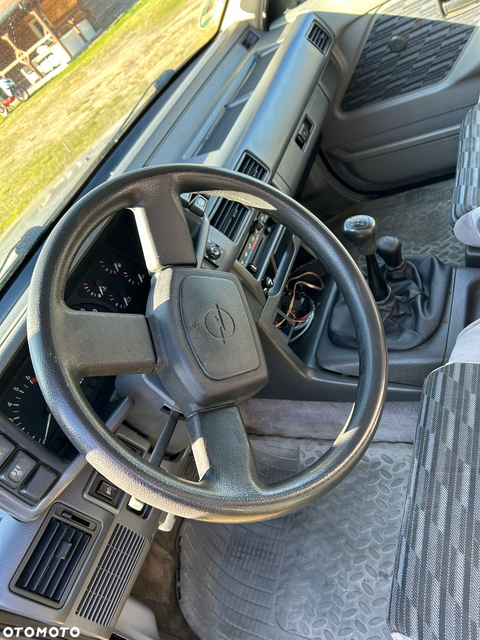Opel Frontera 2.4 - 10