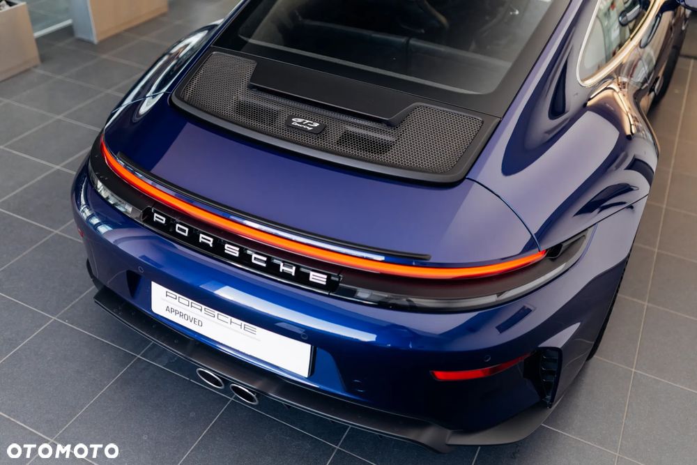 Porsche 911 GT3 Touring PDK - 19