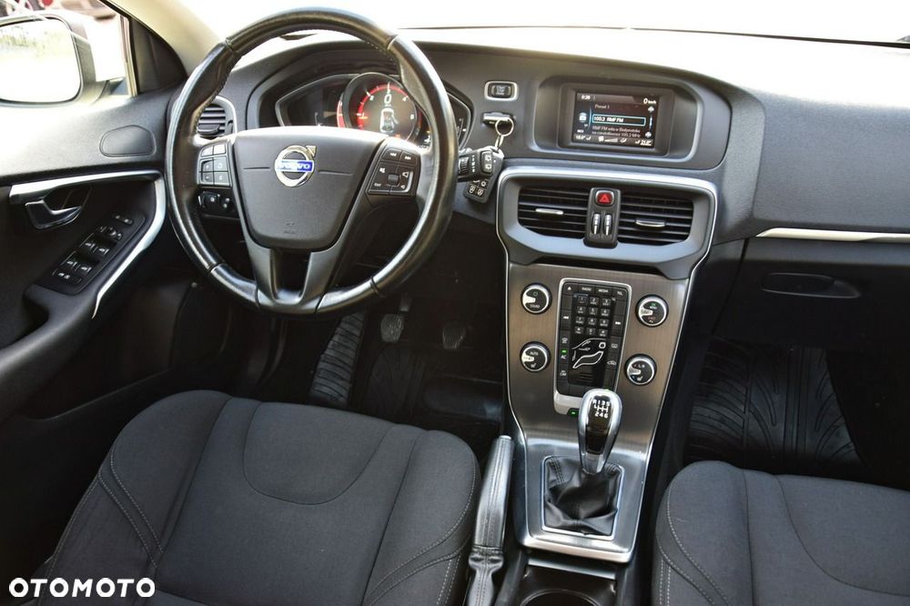 Volvo V40 - 36