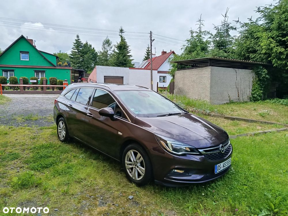 Opel Astra 1.4 Turbo Exklusiv - 2
