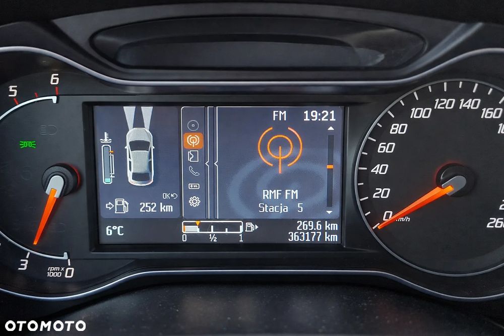 Ford S-Max 2.0 TDCi DPF Titanium - 8