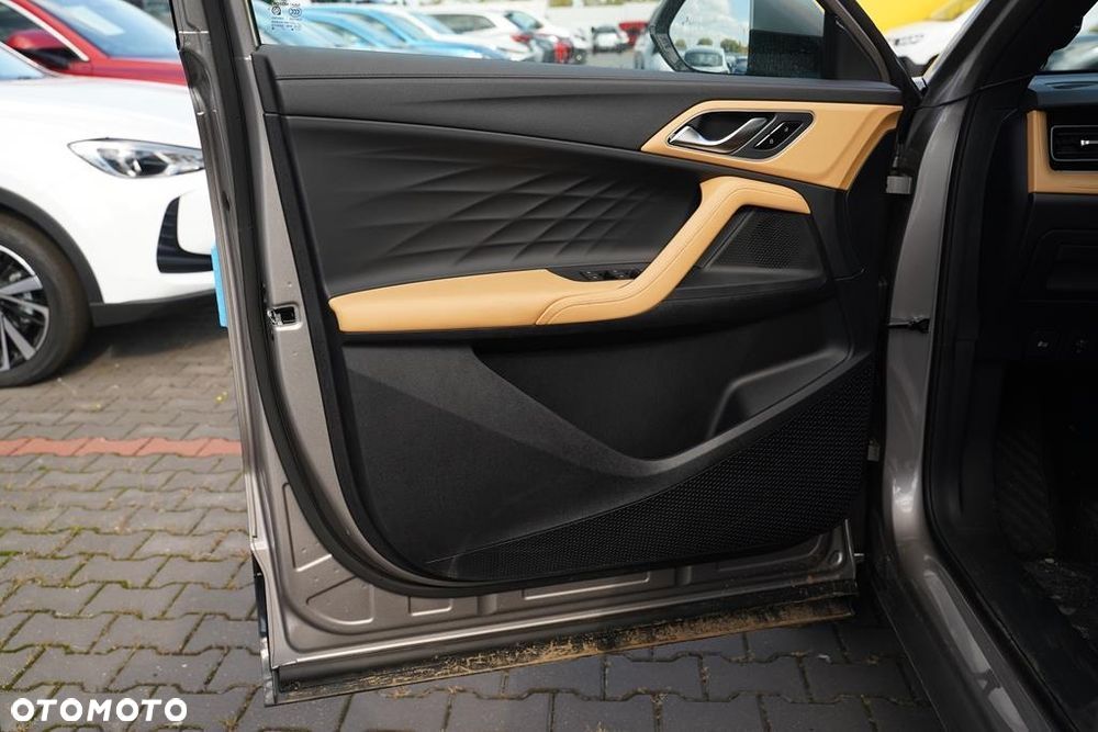 MG HS 1.5 T-GDI Exclusive DCT - 12