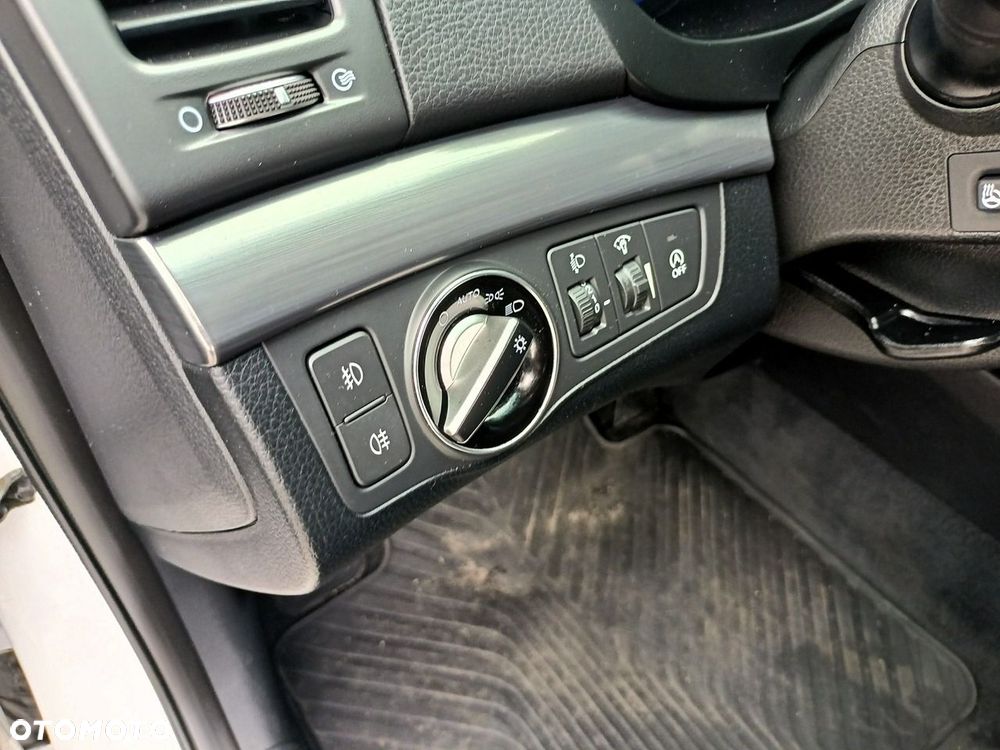 Hyundai i40 Kombi blue 1.6 CRDi Space - 35