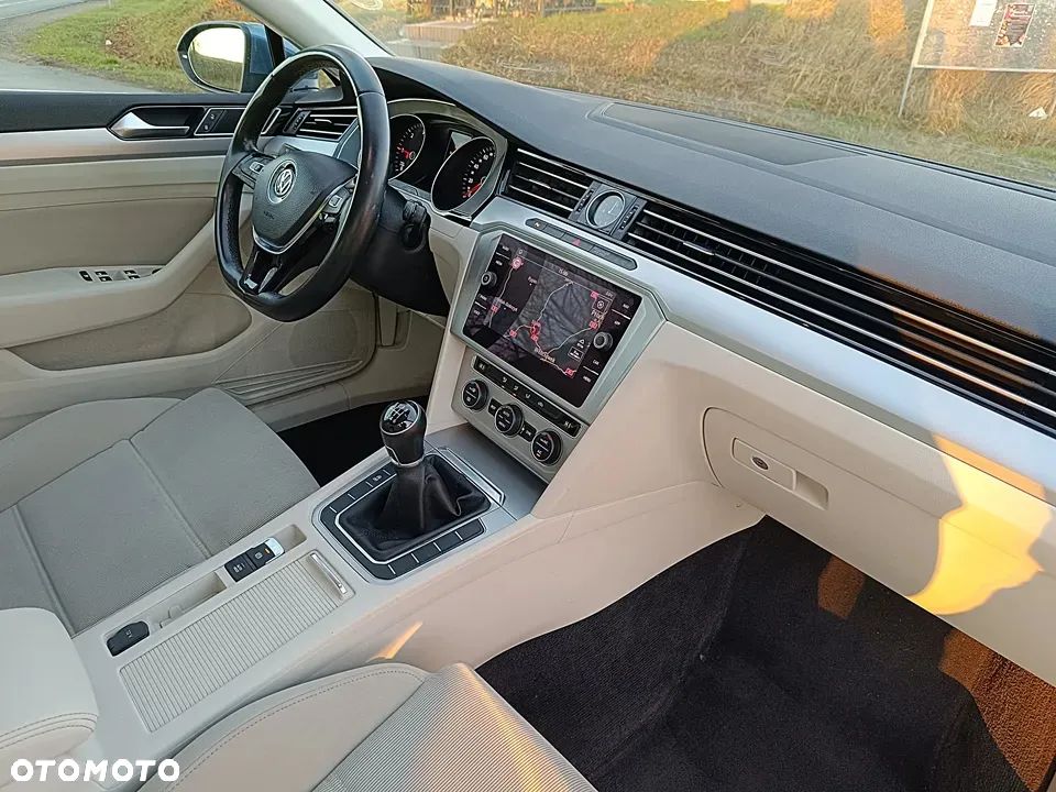 Volkswagen Passat - 27
