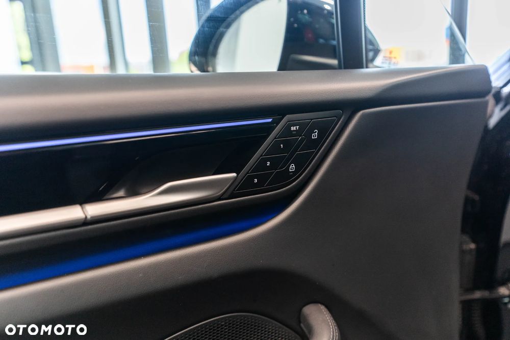 Porsche Macan - 26