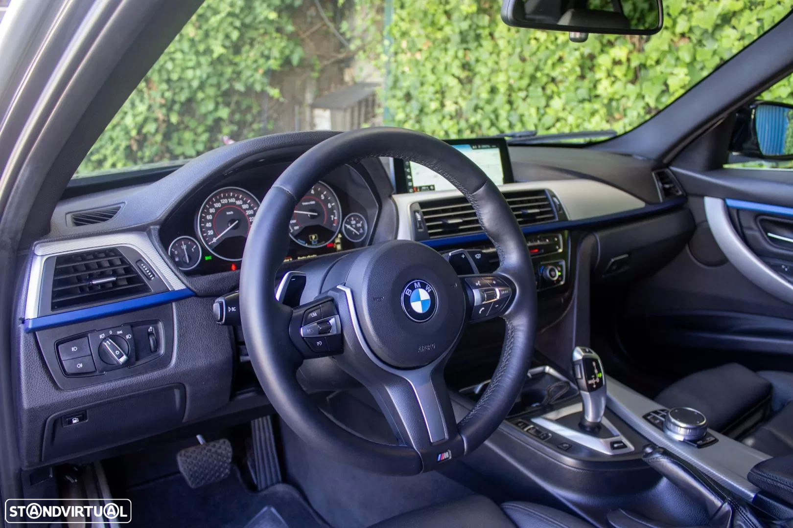 BMW 330 e iPerformance Pack M - 11