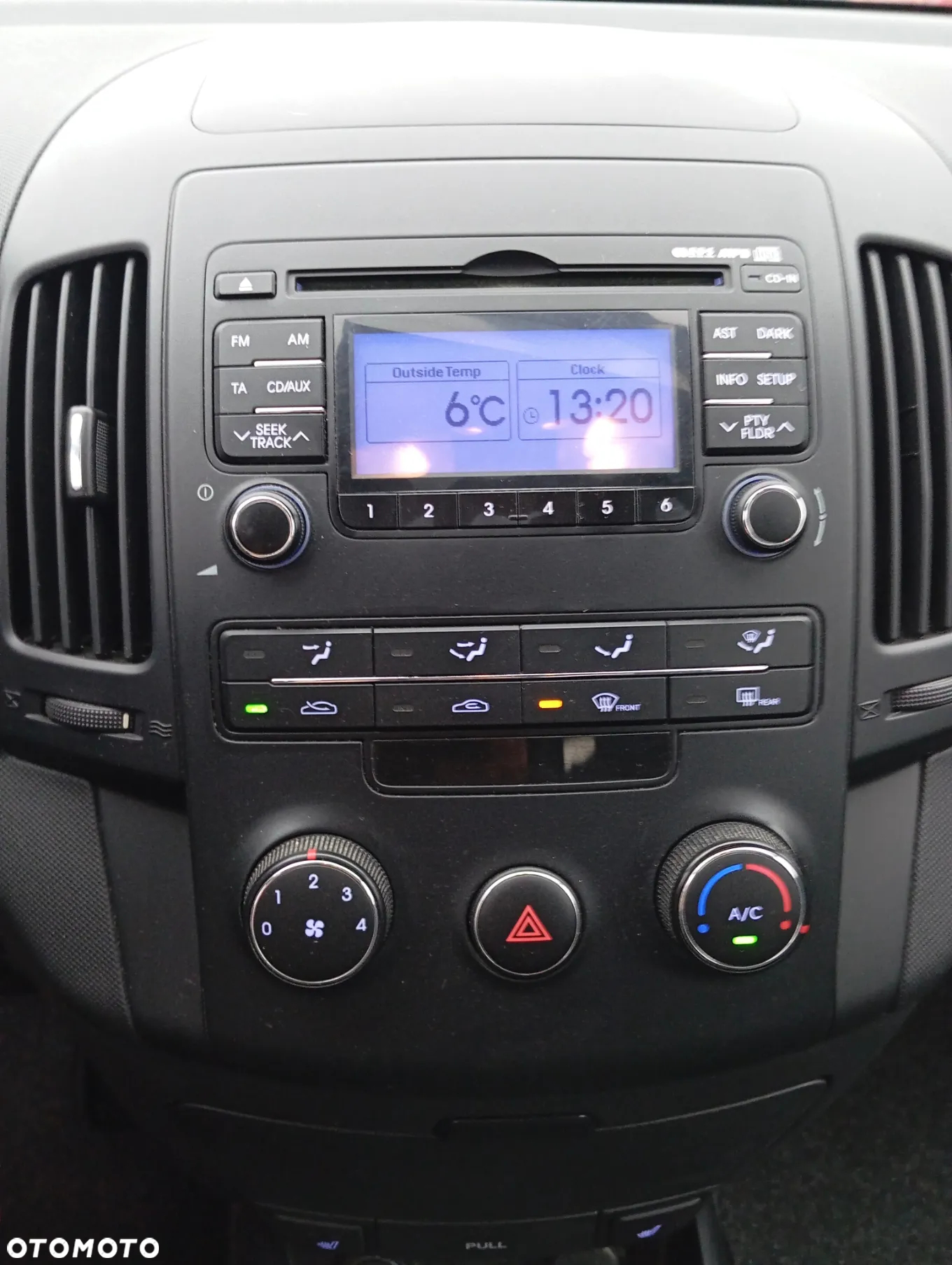 Hyundai i30 1.4 Base + World Cup - 8