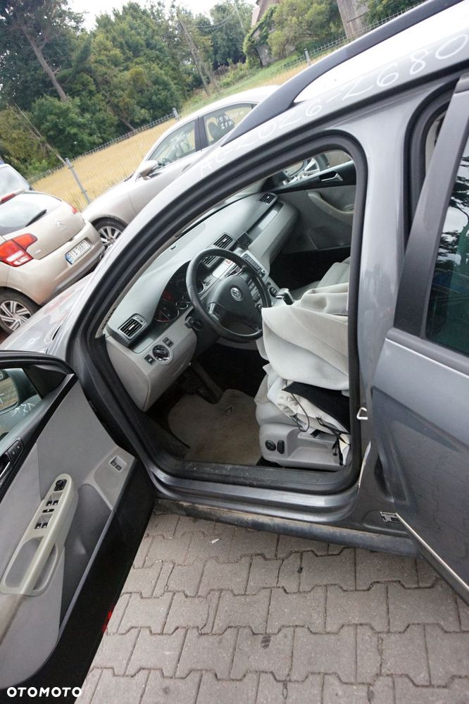 VOLKSWAGEN PASSAT B6 KOMBI 2005 LA7T 2.0 TDI BKP 140KM HQL SZARY na części - 16