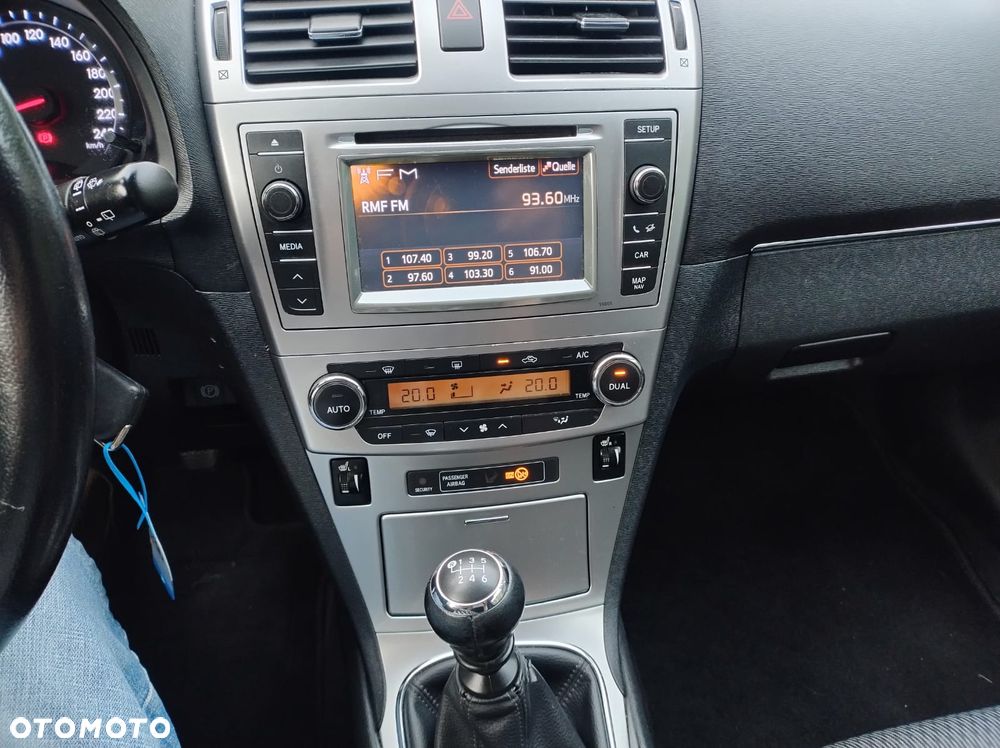 Toyota Avensis - 15