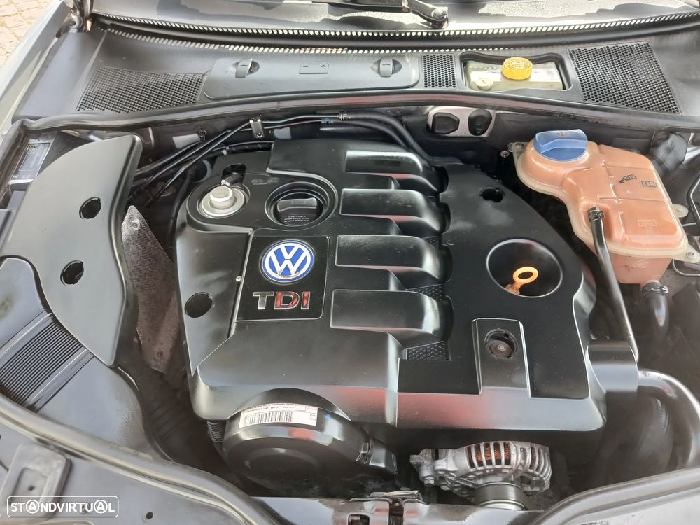 VW Passat 1.9 TDi Trendline - 19