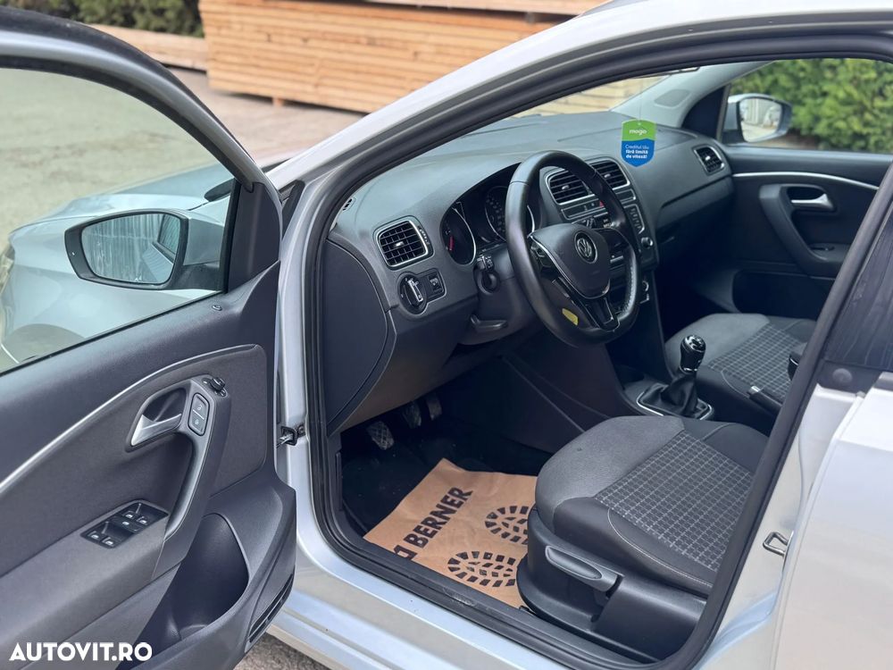 Volkswagen Polo 1.4 TDI Blue Motion Technology Lounge - 11