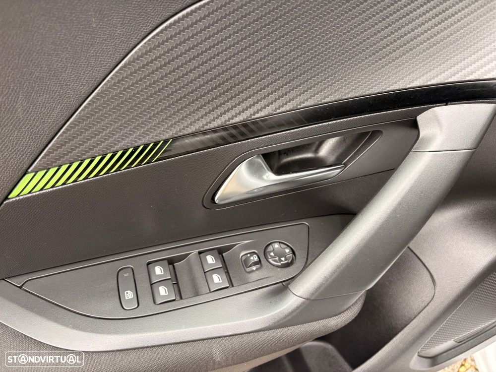 Peugeot 2008 1.2 PureTech Active Pack - 20