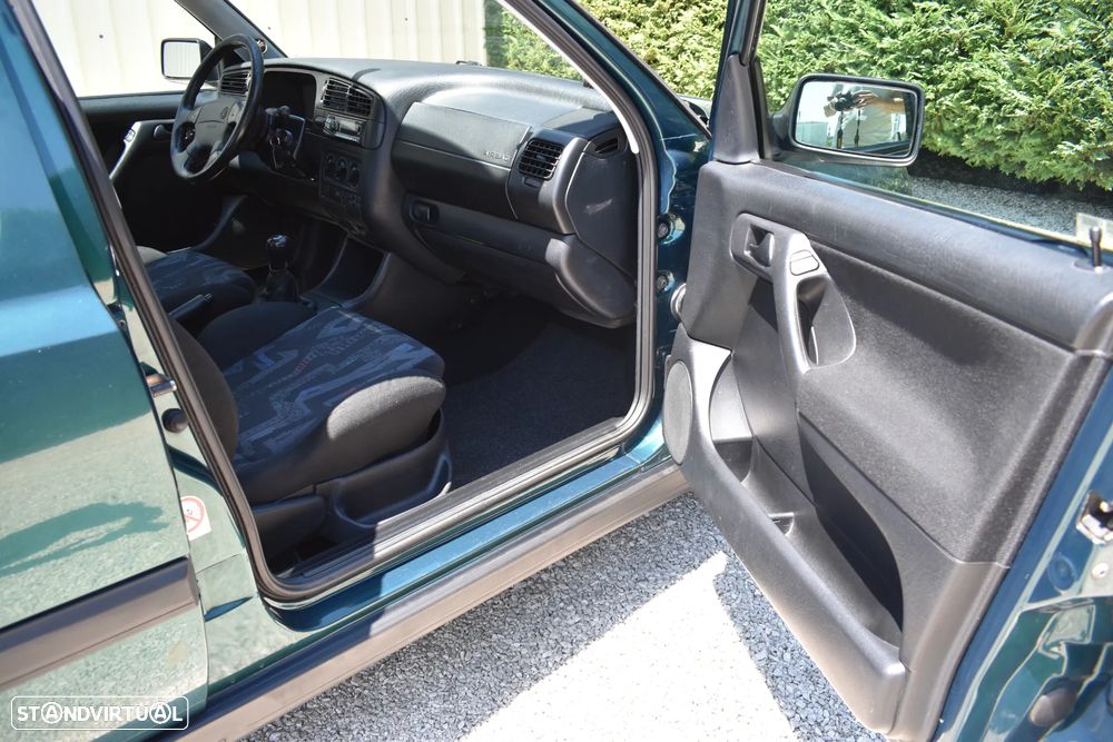 VW Golf 1.6 GT - 17
