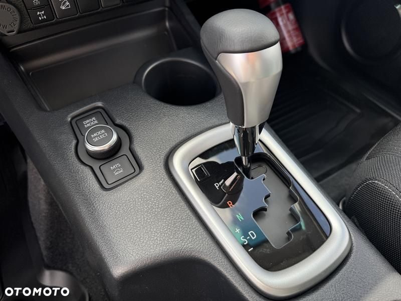 Toyota Hilux - 22