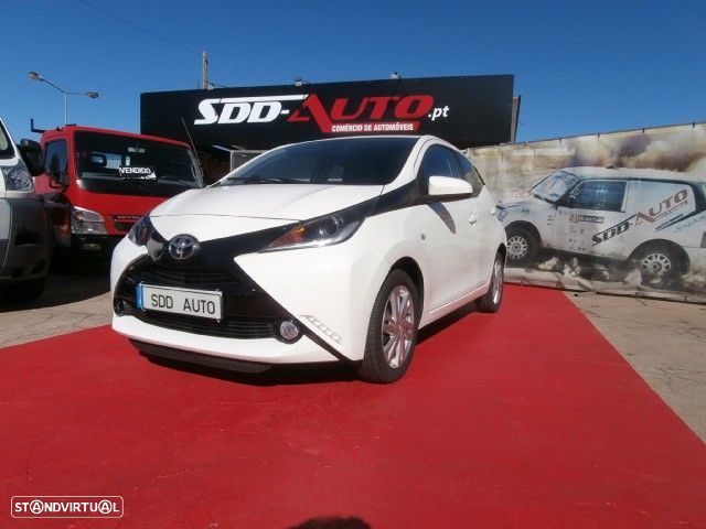 Toyota Aygo 1.0 X-Play+X-Touch - 2