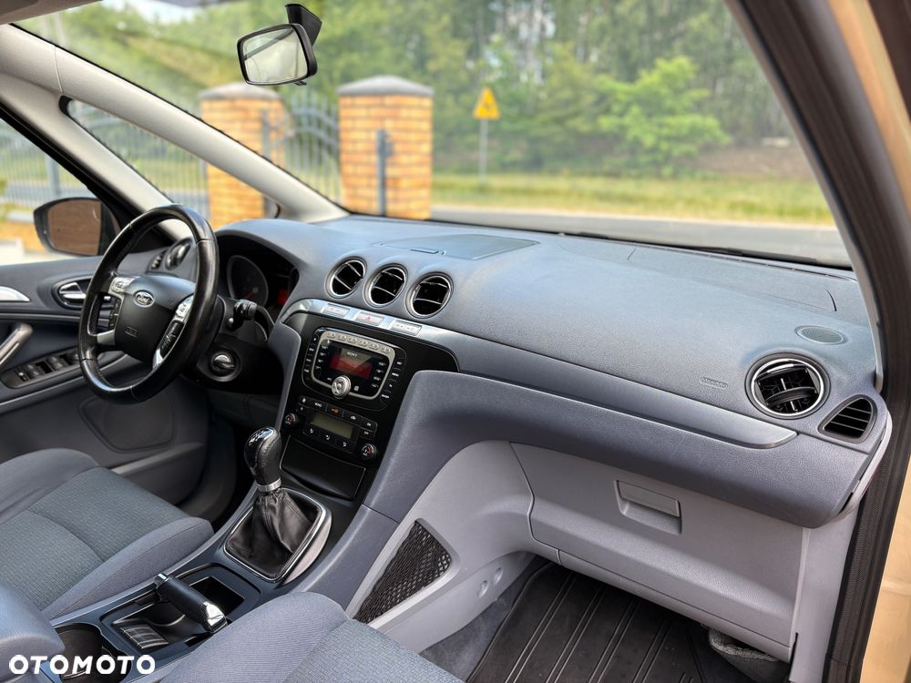 Ford S-Max - 19