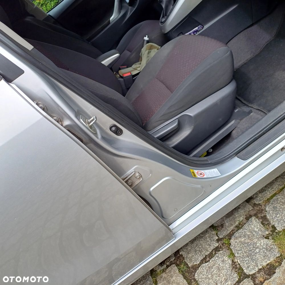 Toyota Verso 2.0 D-4D - 4