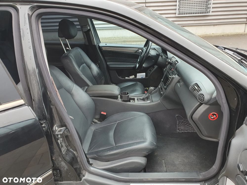 Mercedes-Benz Klasa C 320 T Avantgarde - 13