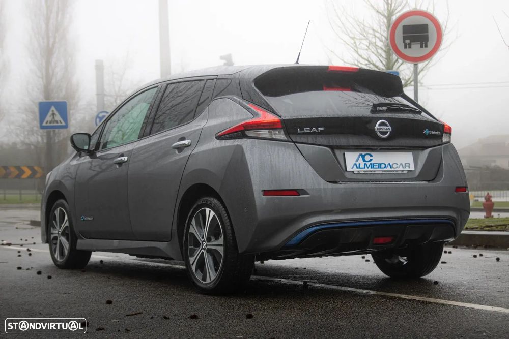 Nissan Leaf - 11