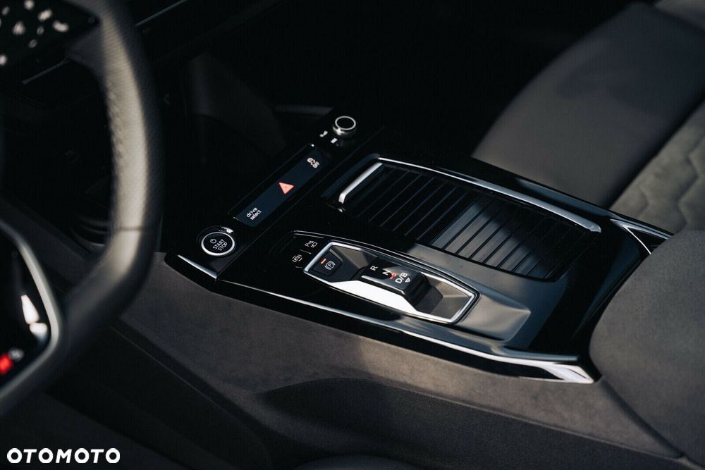 Audi A6 Avant e-tron - 17