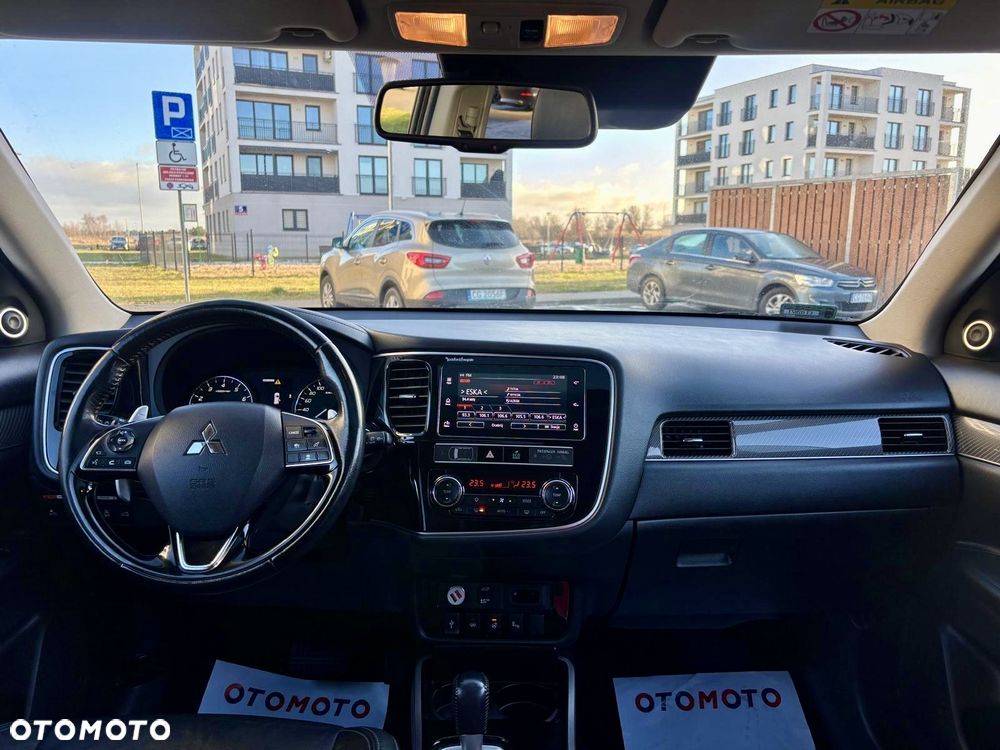 Mitsubishi Outlander 2.0 Intense + Navi 4WD CVT - 15