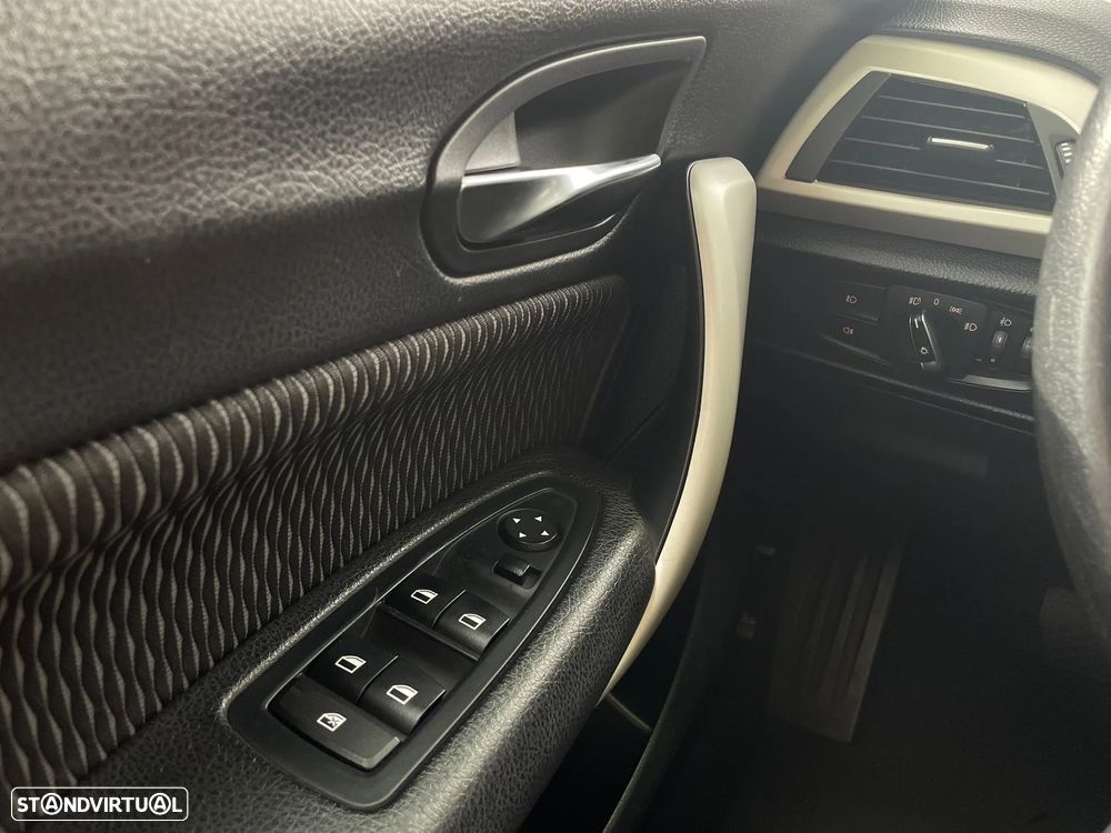 BMW 116 d Aut. Sport Line - 10