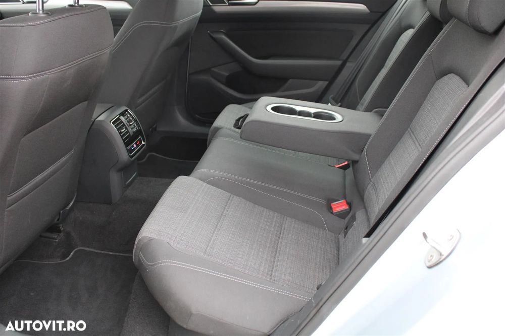 Volkswagen Passat Variant 2.0 TDI DSG Business - 12