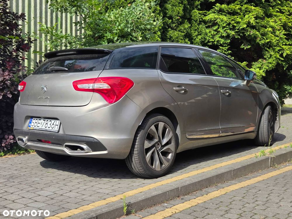 Citroën DS5 HDi 165 SoChic - 2