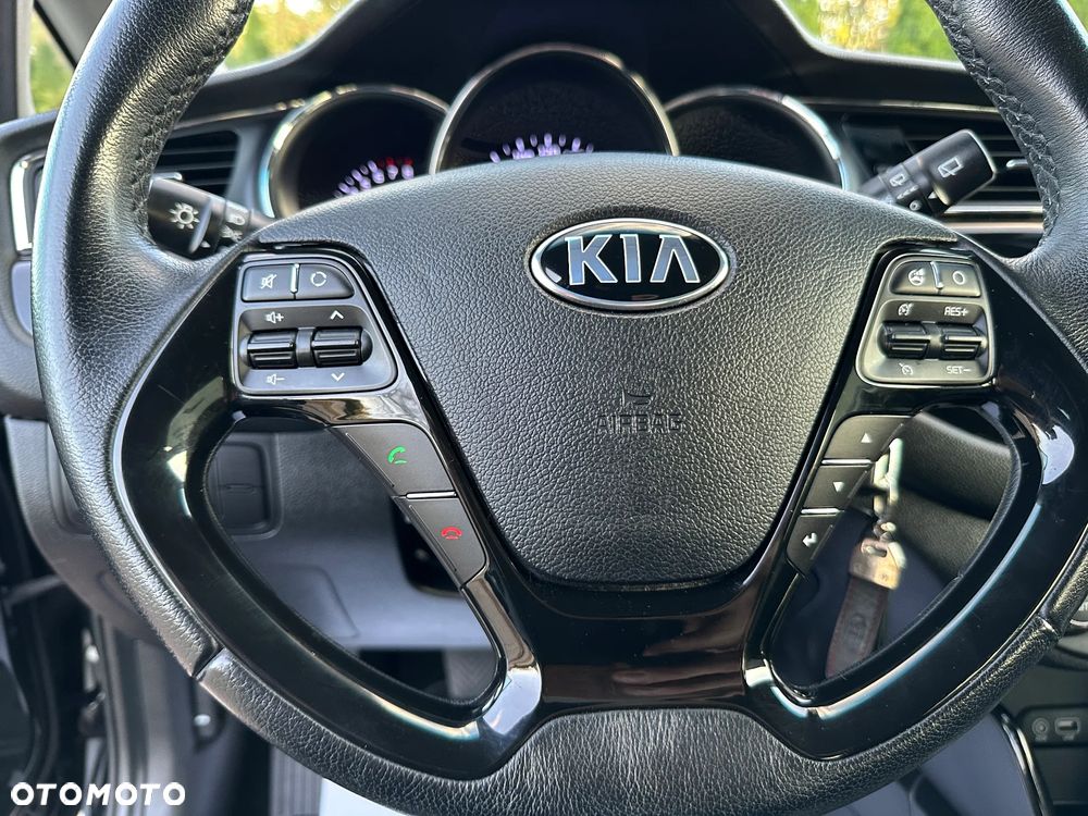 Kia Ceed 1.6 GDI SW UEFA EURO 2016 - 28